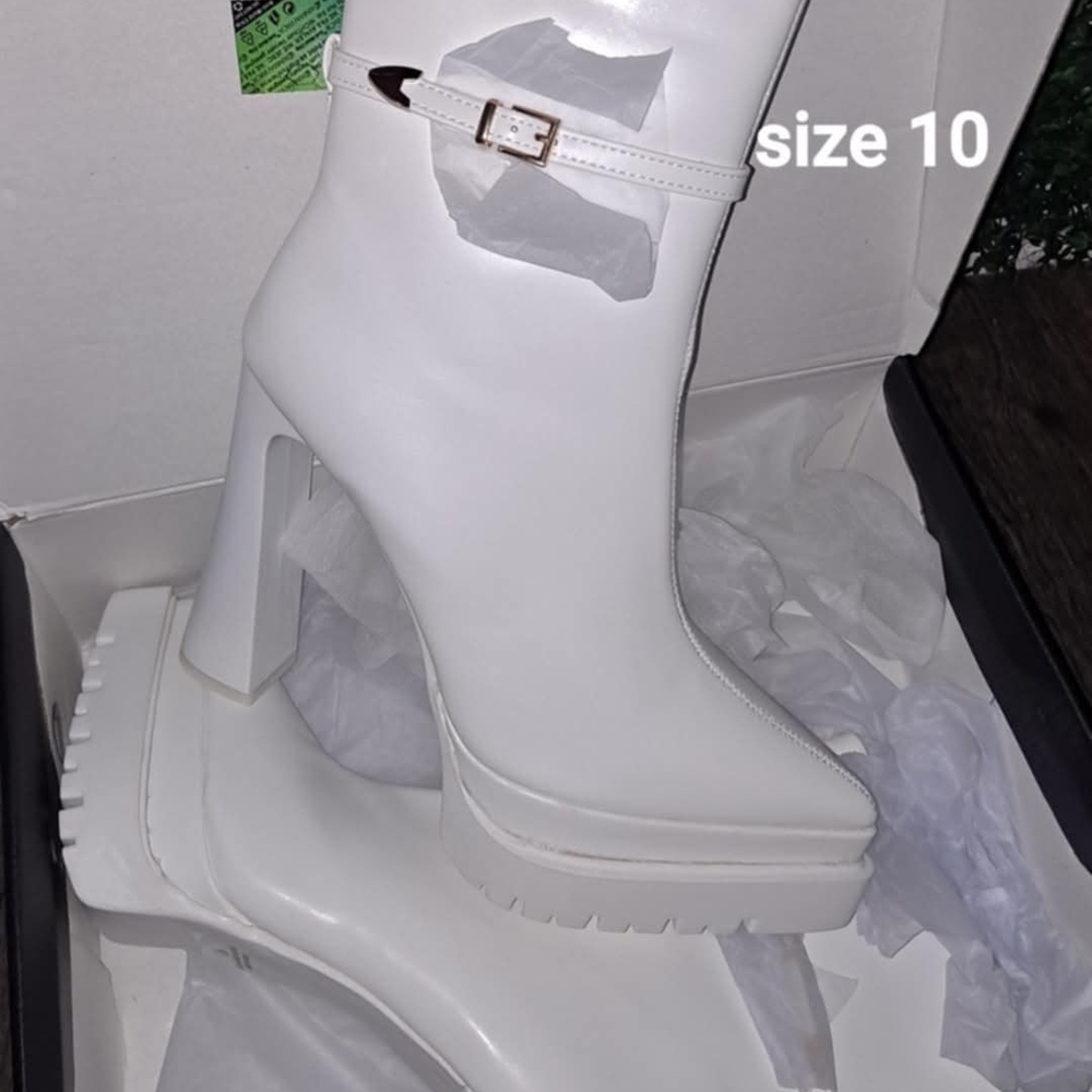 Elegant White Women's Boots